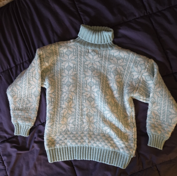 Fabe Cozy Turtleneck Sweater - Picture 5 of 5